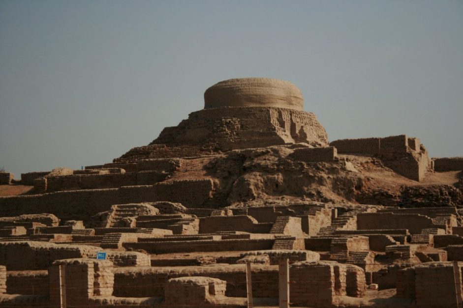 mohenjo daro location